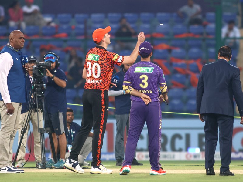 Sunrisers Hyderabad elect to bat first against Kolkata Knight Riders in Match 68 of Indian Premier League (IPL) 2025 at the Arun Jaitley Stadium in New Delhi on Sunday. Photo credit: IANS 