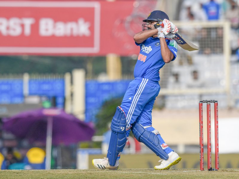 भारत-साउथ अफ्रीका वनडे सीरीज: सिर्फ 3 मुकाबलों में 63 छक्के, 5 बल्लेबाजों ने लगाए 6 शतक