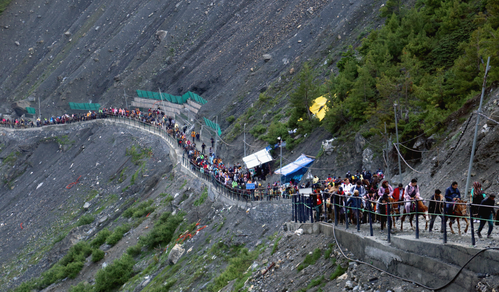 Amarnath Yatra surpasses last year's record, 4.51 lakh pilgrims visit cave shrine in 29 days