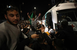 Hamas's military wing asks fighters to be ready if truce isn’t extended today