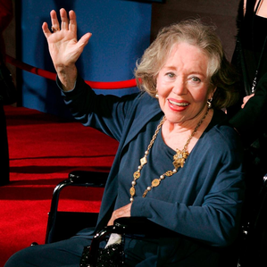 ‘Mary Poppins’ actor Glynis Johns dies at 100