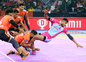 Jaipur Pink Panthers ride Deshwal's Super 10 to register 41-31 win over U Mumba in a Season 10 clash of the Pro Kabaddi League (PKL) in Mumbai on Saturday. Photo credit: PKL
