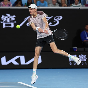 सिनर ने क्वालीफायर डी जोंग को हराकर तीसरे दौर में प्रवेश किया