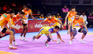 Mohite, Shadloui power Puneri Paltan to PKL Season 10 semifinals in the Pro Kabaddi League (PKL) in Kolkata on Sunday. 