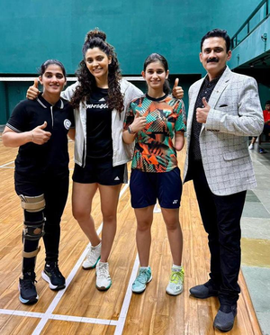 Saiyami Kher plays couple of sets of badminton with para-athlete Palak Kohli