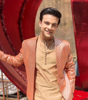 'Kumkum Bhagya' actor Krishna Kaul marks 5 yrs in TV industry; credits show for 'who I am today'