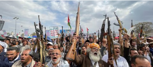 Yemen's Houthis warn Saudi of potential attacks if banks in Sanaa suspended by govt