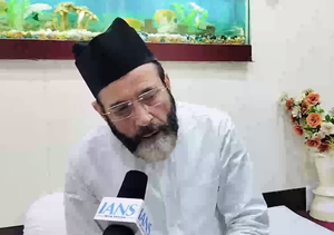 सीएम योगी आदित्यनाथ राजधर्म का पालन कर रहे हैं: मौलाना तौकीर रजा 