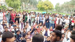 Massive protest erupts at Delhi hospitals over Kolkata doctor's rape and murder, while on duty