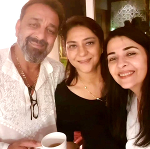 Sanjay Dutt drops pics with his 'constant support', sisters Priya & Namrata on Raksha Bandhan