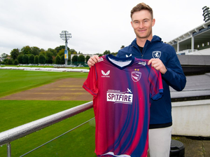 Kent sign Chris Benjamin on a three-year contract 