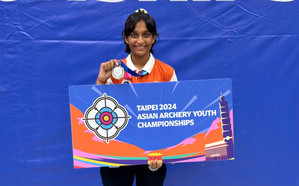 Vaishnavi Pawar leads India to silver in U-18 women's recurve event