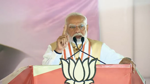 महाअघाड़ी की गाड़ी में न पहिए हैं और न ब्रेक, ड्राइवर के लिए हो रहा है झगड़ा : धुले में बोले पीएम मोदी