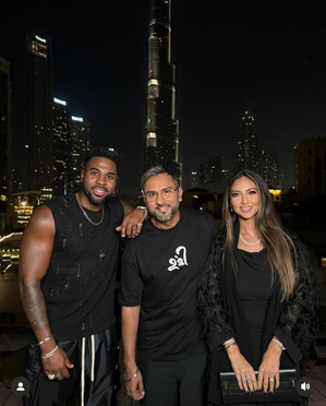 Yo Yo Honey Singh, Jason Derulo pose in front of Burj Khalifa in Dubai