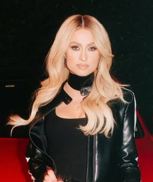 Paris Hilton sings ‘Sanasa’ catchphrase to her kids during playtime	