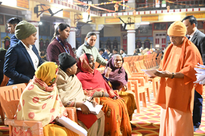 जनता की समस्याओं पर तत्काल लें एक्शन : सीएम योगी