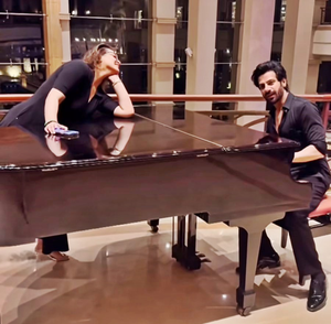 Shilpa Shirodkar, Karanveer Mehra give hilarious spin to song ‘Ruk Ja O Dil Deewane’	