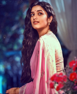  Bhagyashri Borse's look in ‘Kaantha’ revealed