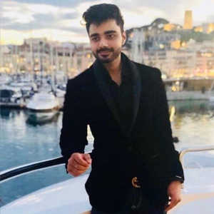 Wunderbar Films Director Sreyas cautions public of fake casting calls being made in his name