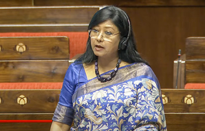 JMM MP Mahua Maji injured in road accident while returning from Maha Kumbh