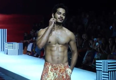 Ishaan Khatter goes shirtless during the LFW ramp walk	