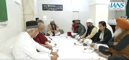 हजरत निजामुद्दीन दरगाह पर बहुधर्मीय सद्भावना ईद मिलन का आयोजन, दिग्गजों ने दिया सद्भाव का संदेश