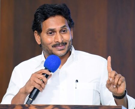 Chandrababu Naidu, Rahul Gandhi in touch through hotline, says Jagan Reddy (File Photo)