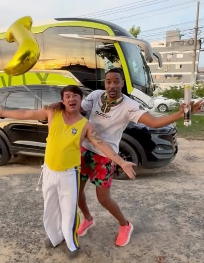 Balloons, poppers and cupcake: Will Smith celebrates Jackie Chan’s 71st b’day	