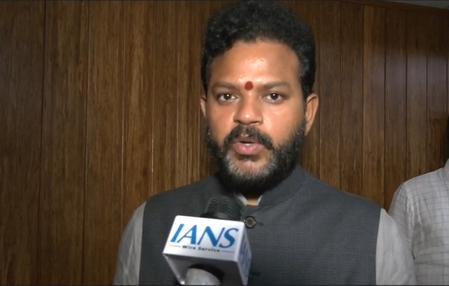 Mahindra-Airbus collaboration a boost to 'Make in India' initiative: Civil Aviation Minister