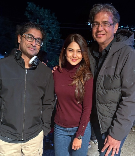 Jennifer Winget wraps up shooting for her upcoming mystery thriller with Parineeti Chopra