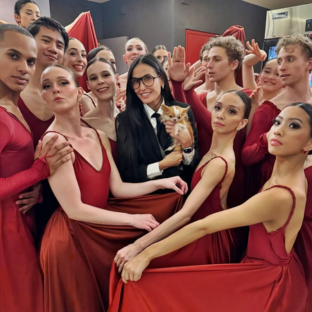 Demi Moore shares glimpses from her ballet night	