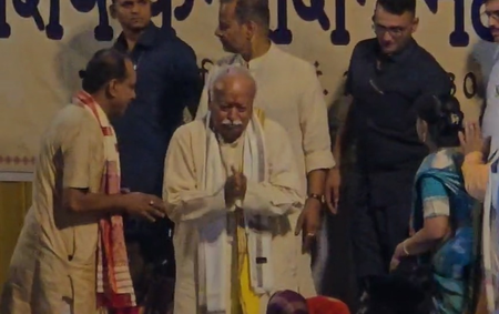 On Akshaya Tritiya, RSS chief Mohan Bhagwat performs kanyadaan of 125 girls