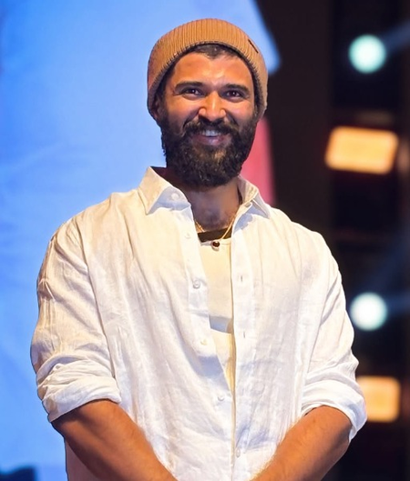 Vijay Deverakonda questions the English supremacy: 'Brad Pitt gets paid 100 times more'	