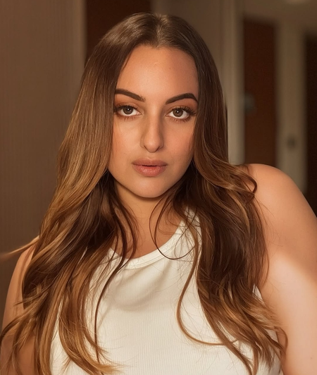 Sonakshi Sinha supports Kusha Kapila after she shuts down a troll over vulgar remark	