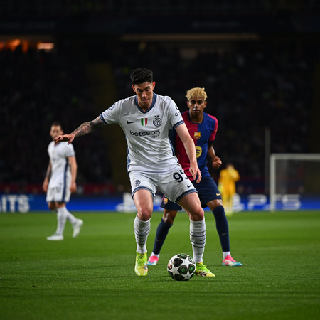 Inter Milan will give 200% against Barcelona in second leg, says Alessandro Bastoni ahead of the Champions League semifinal stage encounter. Photo credit: Inter/X