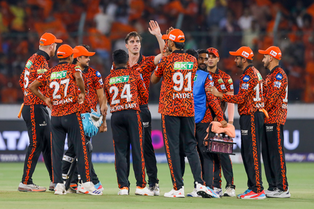 Pat Cummins' fiery burst floors Delhi Capitals as Sunrisers Hyderabad restrict visitors to 133/7 in Match 56 of Indian Premier League (IPL) 2025 at the Rajiv Gandhi International Stadium in Hyderabad on Monday. IANS Photos  