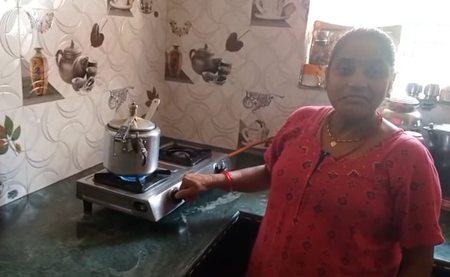 Madhya Pradesh: Women of Jabalpur count benefits of Ujjwala Yojana, thank PM Modi