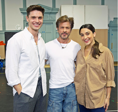 SRK visits ‘Come Fall in Love – The DDLJ’ musical rehearsals in London