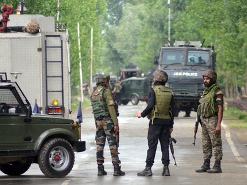Three Jaish terrorists killed in J&K encounter (2nd Lead)