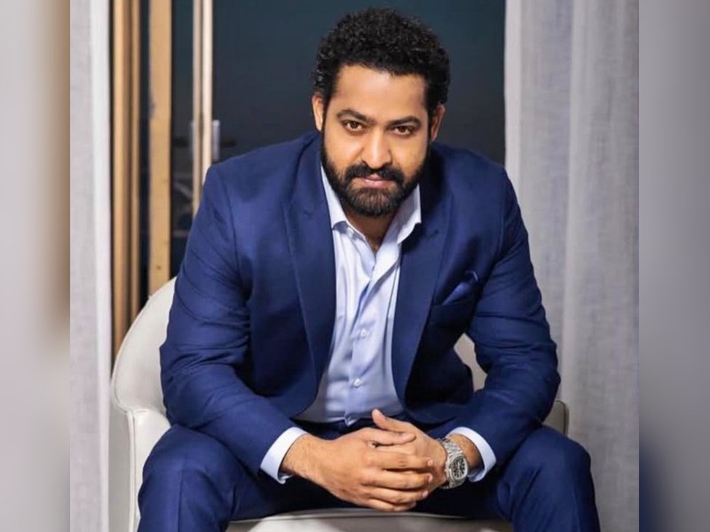 NTR promises a special return gift for 'War 2' co-star Hrithik Roshan aka Kabir