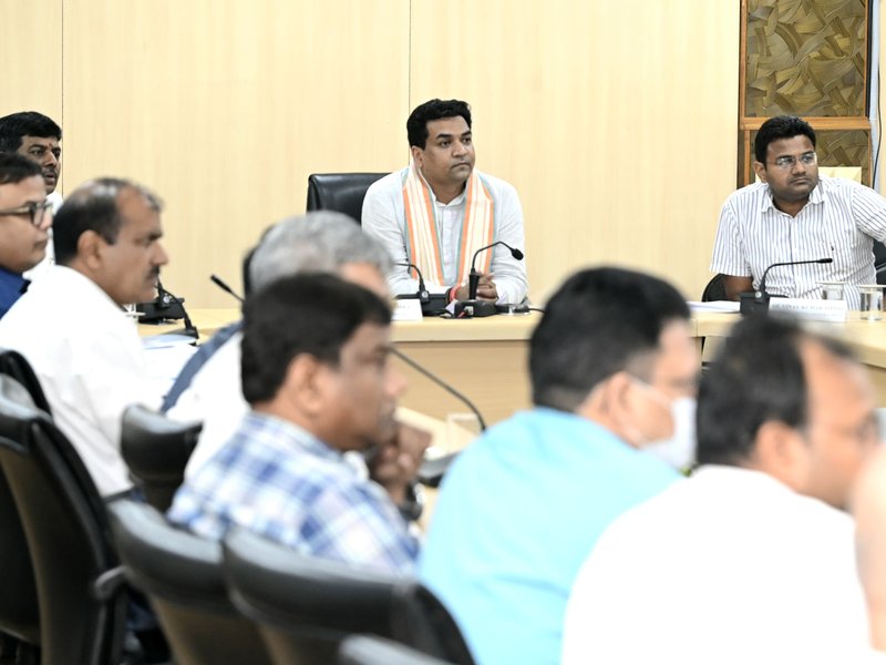 Delhi Labour Minister Kapil Mishra discusses gig workers’ welfare with companies