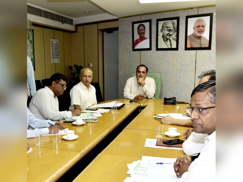 500 new e-buses to hit Delhi roads in 2 months: Minister