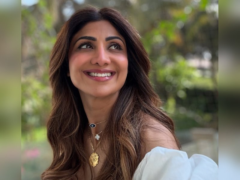 Shilpa Shetty shows fun ways to burn calories