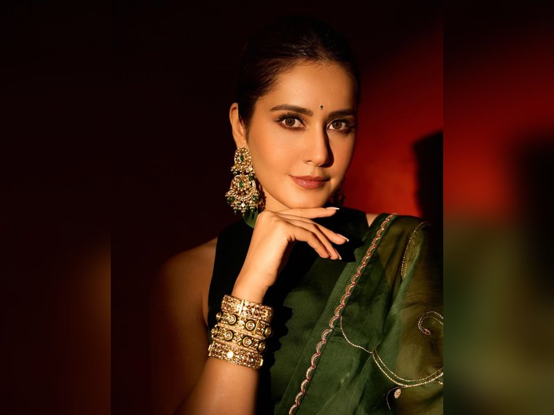 Raashii Khanna talks about best friend Vaani Kapoor: It's real friendship 