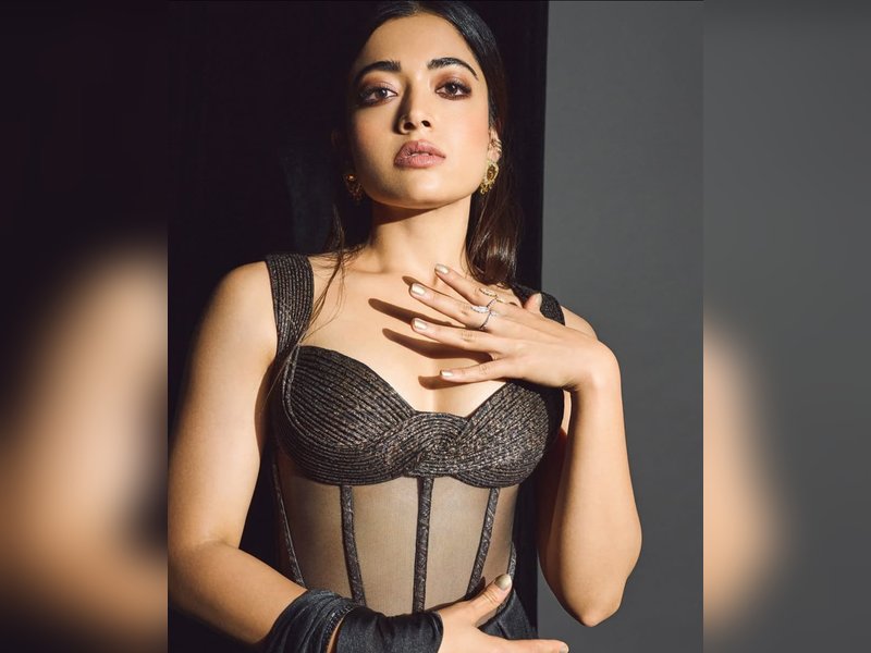 Rashmika Mandanna is a beauty in black as she gets back on the red carpet