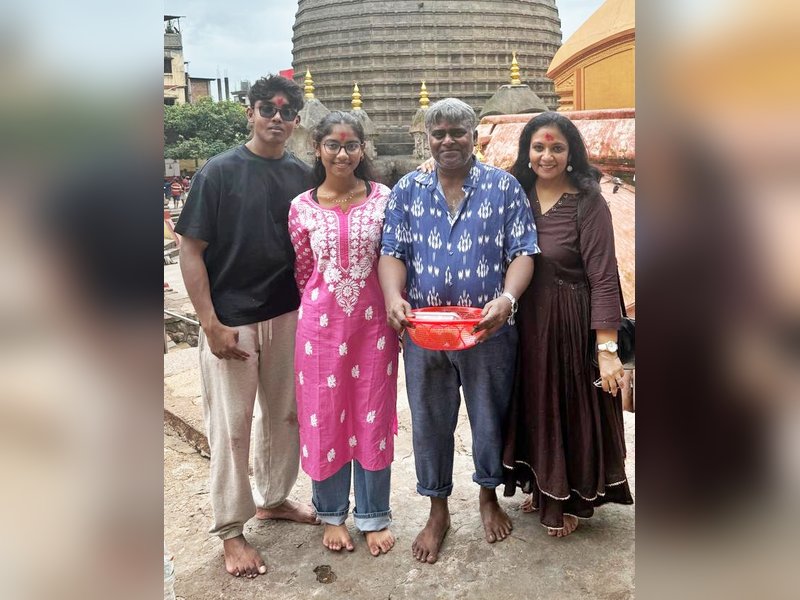 Dibyendu Bhattacharya visits Kamakhya Devi Temple	
