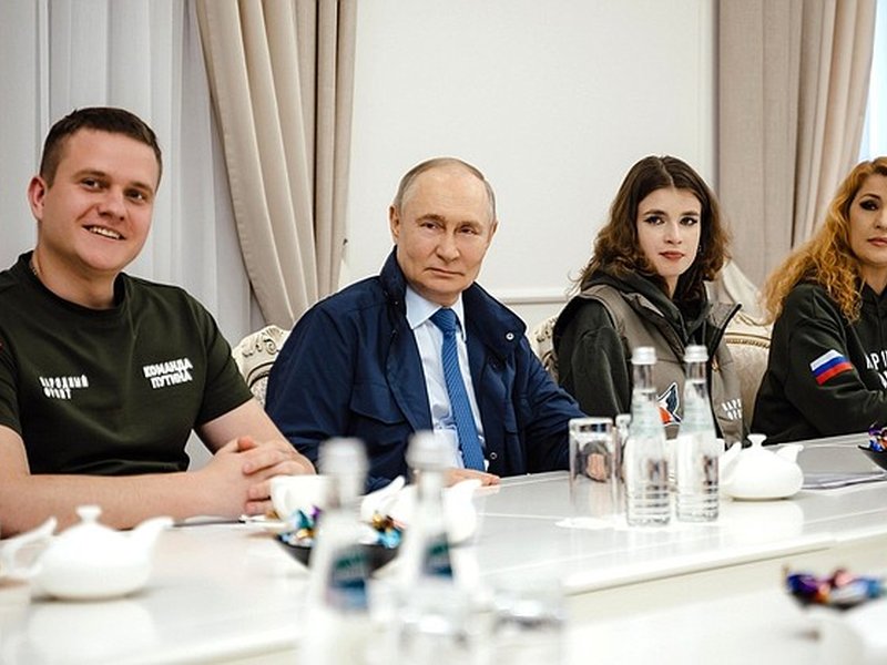 Putin’s helicopter was caught in Ukrainian drone swarm: Russian army official (Photo courtesy President of Russia's official website)