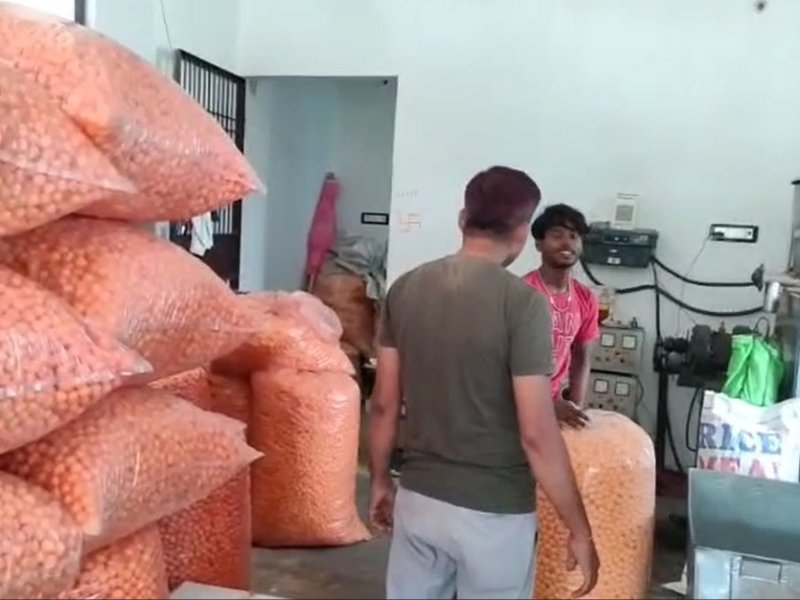 Bihar: Two brothers take advantage of 'PMFME' scheme, set up Kurkure factory in Motihari 