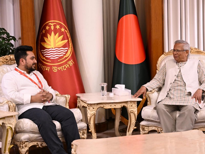 Intense political unrest grips Bangladesh as Yunus's future hangs by a thread