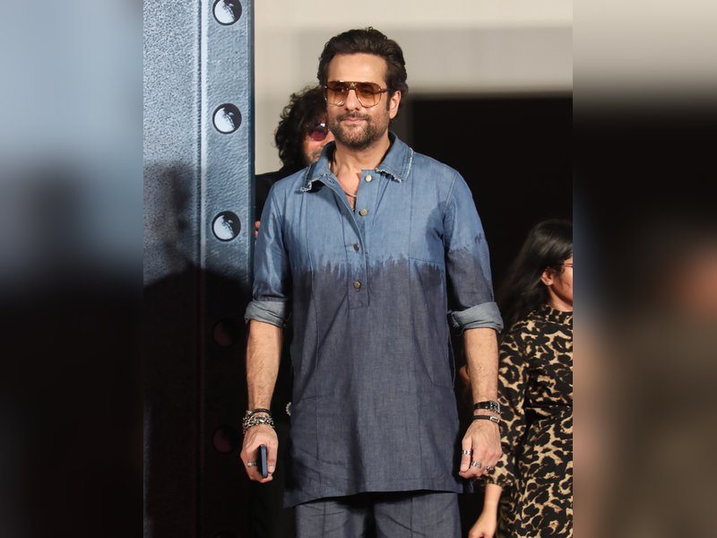 Fardeen Khan introduces his character Dev from 'Housefull 5'	